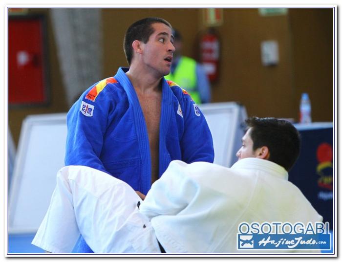 CEU2011 200044